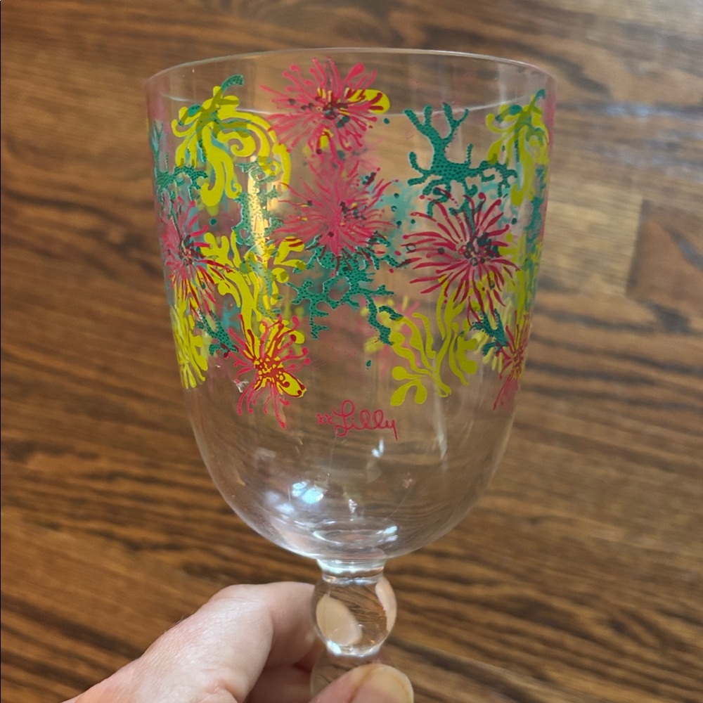 Lilly Pulitzer Acrylic Wine Glasses, Coral Print - Picture 3 of 4